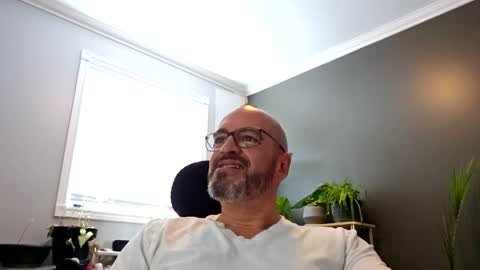 Snapshot of papi1979 chatting on January 7, 2025, 3:54 pm Papi online show from January 7, 2025, 3:54 pm