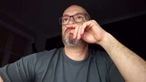 Snapshot of papi1979 chatting on January 17, 2025, 2:50 am Papi online show from January 17, 2025, 2:50 am