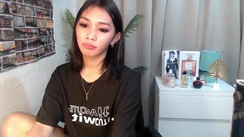 lalisa lalah Luna online show from February 9, 2025, 3:43 am