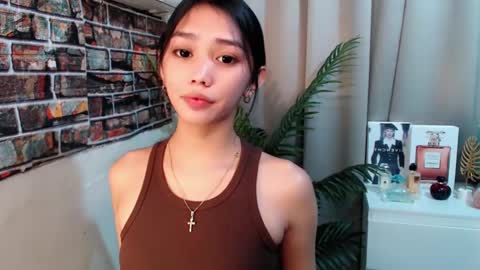 lalisa lalah Luna online show from February 17, 2025, 6:37 pm