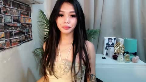 lalisa lalah Luna online show from March 2, 2025, 6:08 pm