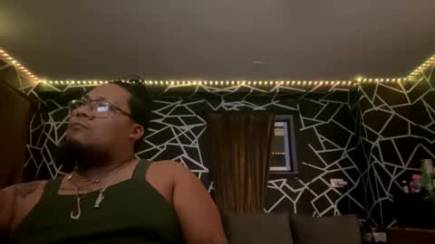 Snapshot of papi_krizz chatting on November 19, 2025, 7:19 am papi_krizz online show from November 19, 2025, 7:19 am