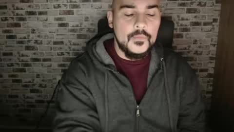 papicho2014 online show from October 19, 2025, 9:43 am