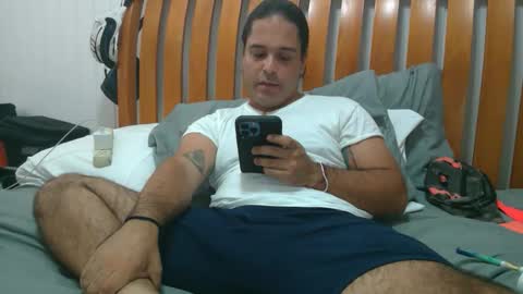 PapiiPR185 online show from May 4, 2026, 6:04 pm