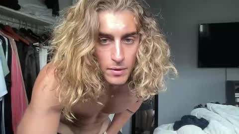papitarzan03 online show from May 21, 2026, 4:25 pm