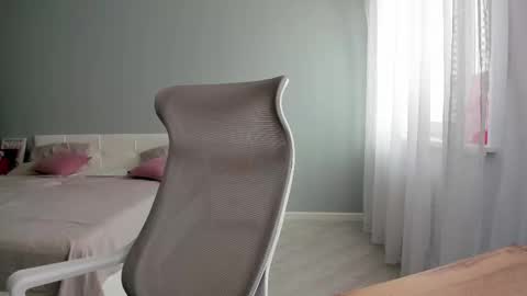 Snapshot of paradi_se chatting on October 21, 2025, 8:26 am Melena online show from October 21, 2025, 8:26 am