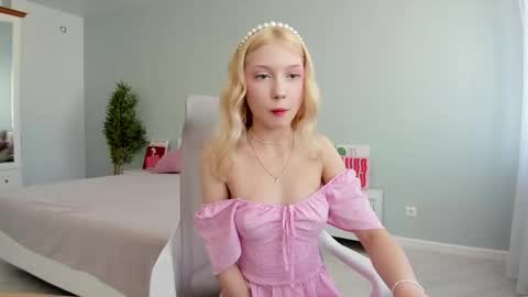 Snapshot of paradi_se chatting on October 25, 2025, 8:33 am Melena online show from October 25, 2025, 8:33 am