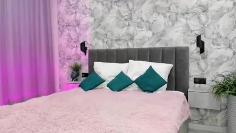 Snapshot of paradi_se chatting on November 1, 2025, 8:27 am Melena online show from November 1, 2025, 8:27 am