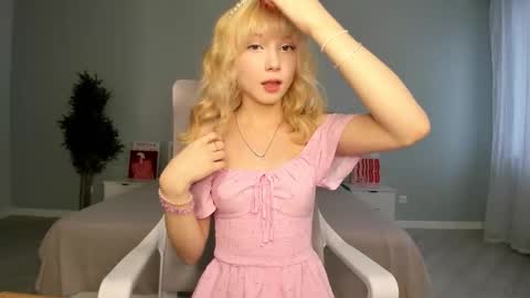 Snapshot of paradi_se chatting on November 7, 2025, 8:36 am Melena online show from November 7, 2025, 8:36 am