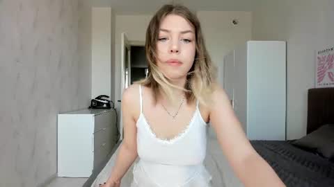 Melena online show from August 6, 2026, 2:35 am