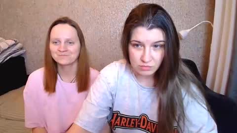 paradisexparadisex online show from December 21, 2025, 3:19 pm