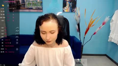 Snapshot of paradox_666_ chatting on January 1, 2025, 9:07 am Louise online show from January 1, 2025, 9:07 am