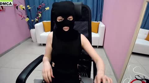 Snapshot of paradox_666_ chatting on March 6, 2025, 10:20 am Louise online show from March 6, 2025, 10:20 am