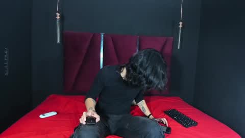 Snapshot of paranoidtemptaion_ chatting on February 11, 2025, 12:27 pm paranoidtemptaion_ online show from February 11, 2025, 12:27 pm