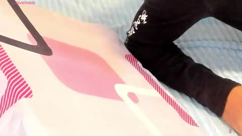 Snapshot of paranoidtemptaion_ chatting on September 12, 2025, 10:37 am paranoidtemptaion_ online show from September 12, 2025, 10:37 am