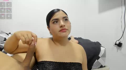 pareja_curiosa19 online show from March 18, 2026, 1:20 am