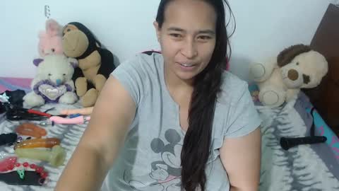 Snapshot of pareja_explosivasexx chatting on December 21, 2024, 12:16 pm Luna online show from December 21, 2024, 12:16 pm
