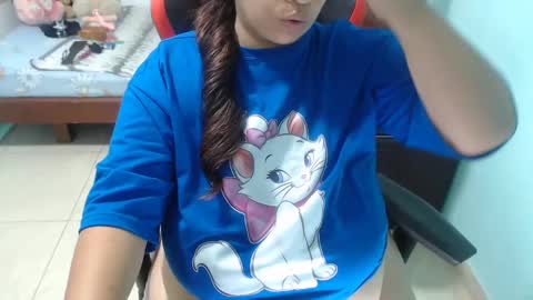 Snapshot of pareja_explosivasexx chatting on January 14, 2025, 10:48 am Luna online show from January 14, 2025, 10:48 am