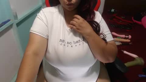 Luna online show from November 18, 2025, 7:29 pm