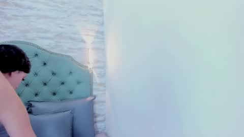 Taylor  online show from October 29, 2025, 7:48 pm