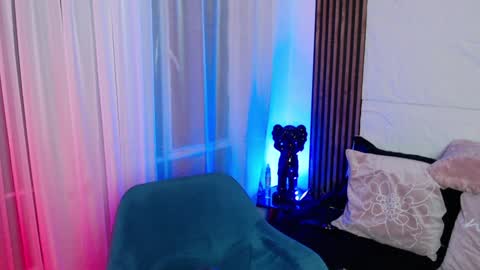 Lizz  online Monday to Saturday from 9pm to 5am Colombia time online show from December 3, 2024, 3:41 am