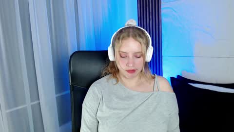 Lizz  online Monday to Saturday from 9pm to 5am Colombia time online show from January 12, 2025, 6:28 am