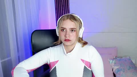 Lizz  online Monday to Saturday from 9pm to 5am Colombia time online show from January 14, 2025, 6:24 am