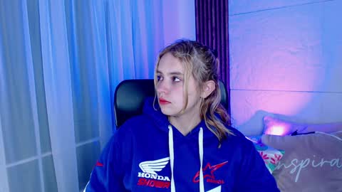 Lizz  online Monday to Saturday from 9pm to 5am Colombia time online show from January 23, 2025, 4:19 am