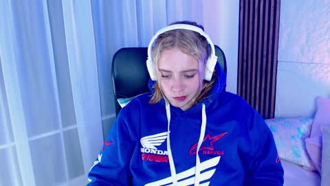Lizz  online Monday to Saturday from 9pm to 5am Colombia time online show from January 23, 2025, 7:22 am