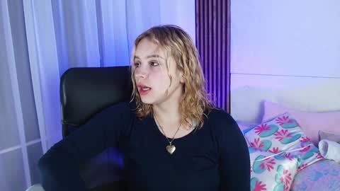 Lizz  online Monday to Saturday from 9pm to 5am Colombia time online show from January 25, 2025, 3:30 am