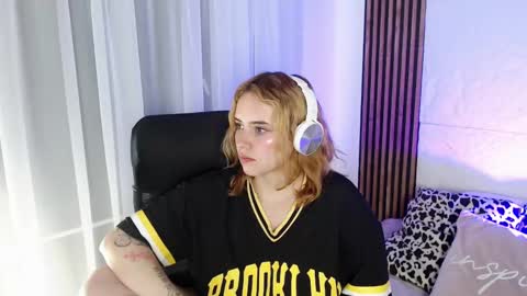 Lizz  online Monday to Saturday from 9pm to 5am Colombia time online show from February 12, 2025, 8:27 am