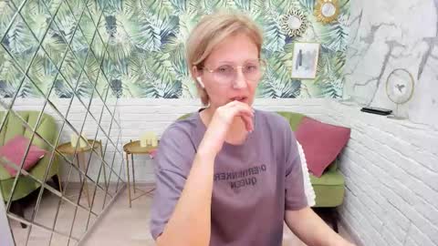 Paris online show from November 6, 2025, 8:10 pm