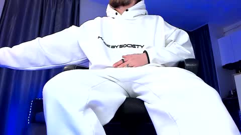 Paris online show from March 5, 2026, 9:22 pm