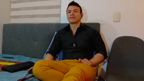 Snapshot of paris_mark chatting on October 19, 2025, 6:25 am Mark Paris online show from October 19, 2025, 6:25 am