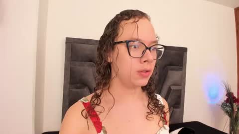 PARIS LOVE  online show from July 24, 2026, 11:08 am
