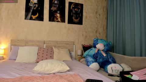 Paris online show from December 13, 2024, 5:16 am