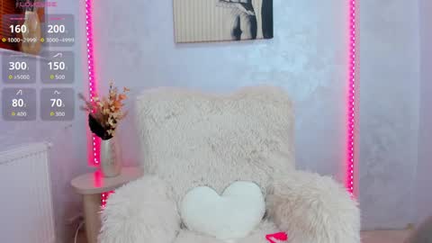 Snapshot of paris_x_hilton chatting on April 3, 2026, 4:10 am Paris online show from April 3, 2026, 4:10 am