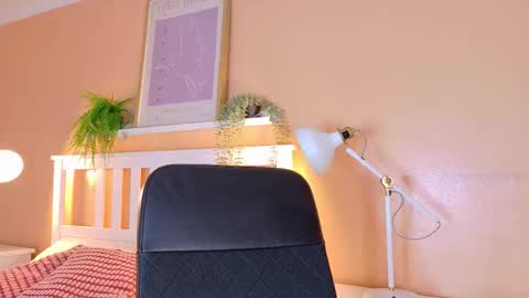 Snapshot of parisfox_ chatting on October 27, 2025, 7:40 pm PARIS online show from October 27, 2025, 7:40 pm