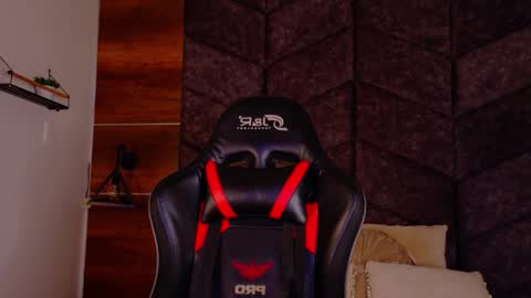 PARIS online show from February 20, 2026, 9:04 pm