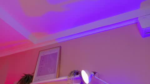 PARIS online show from March 7, 2026, 7:33 pm