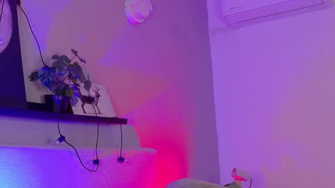 PARIS online show from March 21, 2026, 11:30 pm