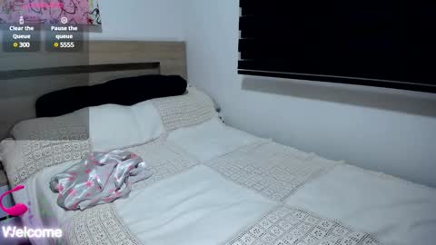 Paris online show from February 18, 2025, 5:31 am
