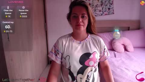 Snapshot of pariswlls chatting on September 17, 2025, 12:40 pm Paris online show from September 17, 2025, 12:40 pm