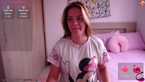 Snapshot of pariswlls chatting on September 22, 2025, 12:29 pm Paris online show from September 22, 2025, 12:29 pm