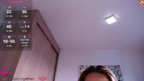 Snapshot of pariswlls chatting on October 8, 2025, 10:40 pm Paris online show from October 8, 2025, 10:40 pm