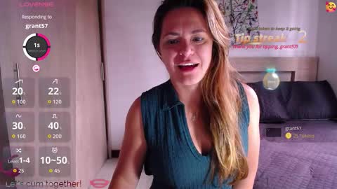 Snapshot of pariswlls chatting on October 27, 2025, 4:00 pm Paris online show from October 27, 2025, 4:00 pm