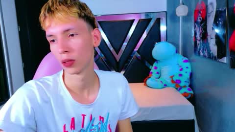 park_jimin1 online show from November 17, 2025, 2:56 pm