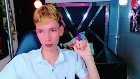 park_jimin1 online show from November 30, 2025, 2:54 pm