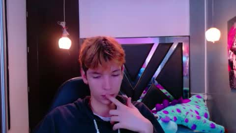 park_jimin1 online show from February 2, 2026, 12:59 pm