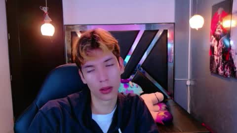 park_jimin1 online show from February 4, 2026, 12:00 pm